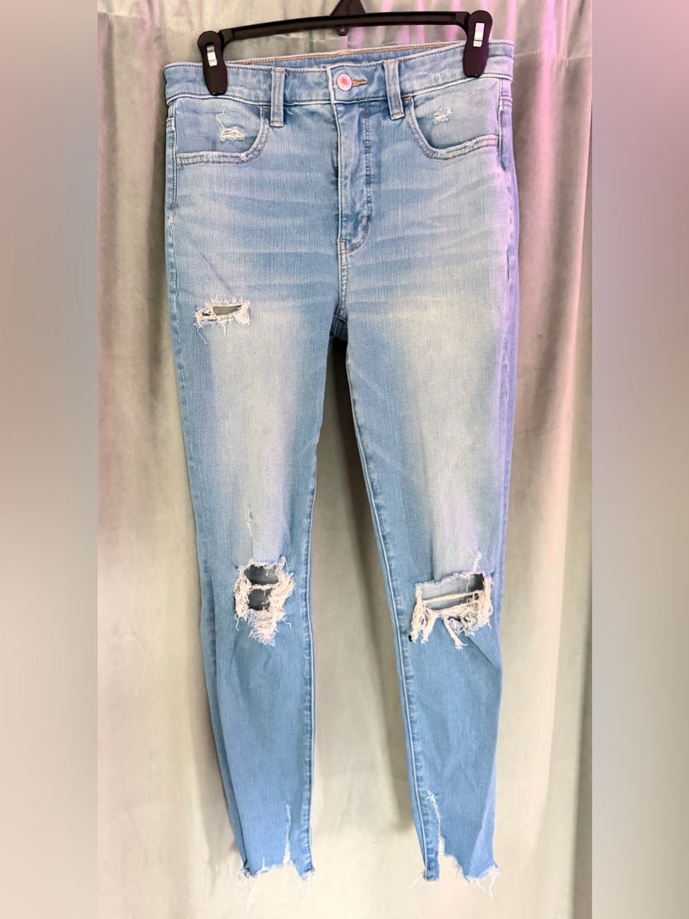 American Eagle Outfitters Light Wash Distressed Skinny Jeans